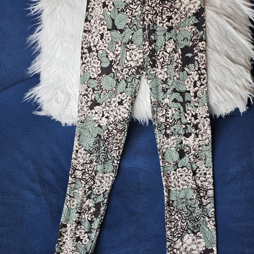 LuLaRoe Brown, Cream, and Sage Floral Leggings OS